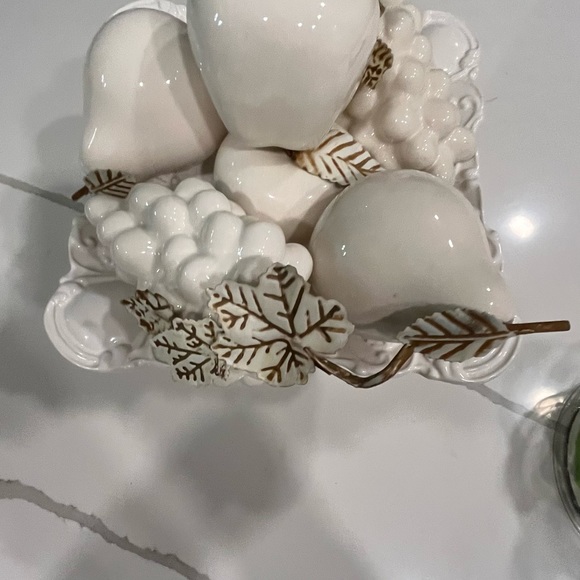 FRUIT TRAY STAND OFF WHITE WITH FRUIT - Picture 16 of 16